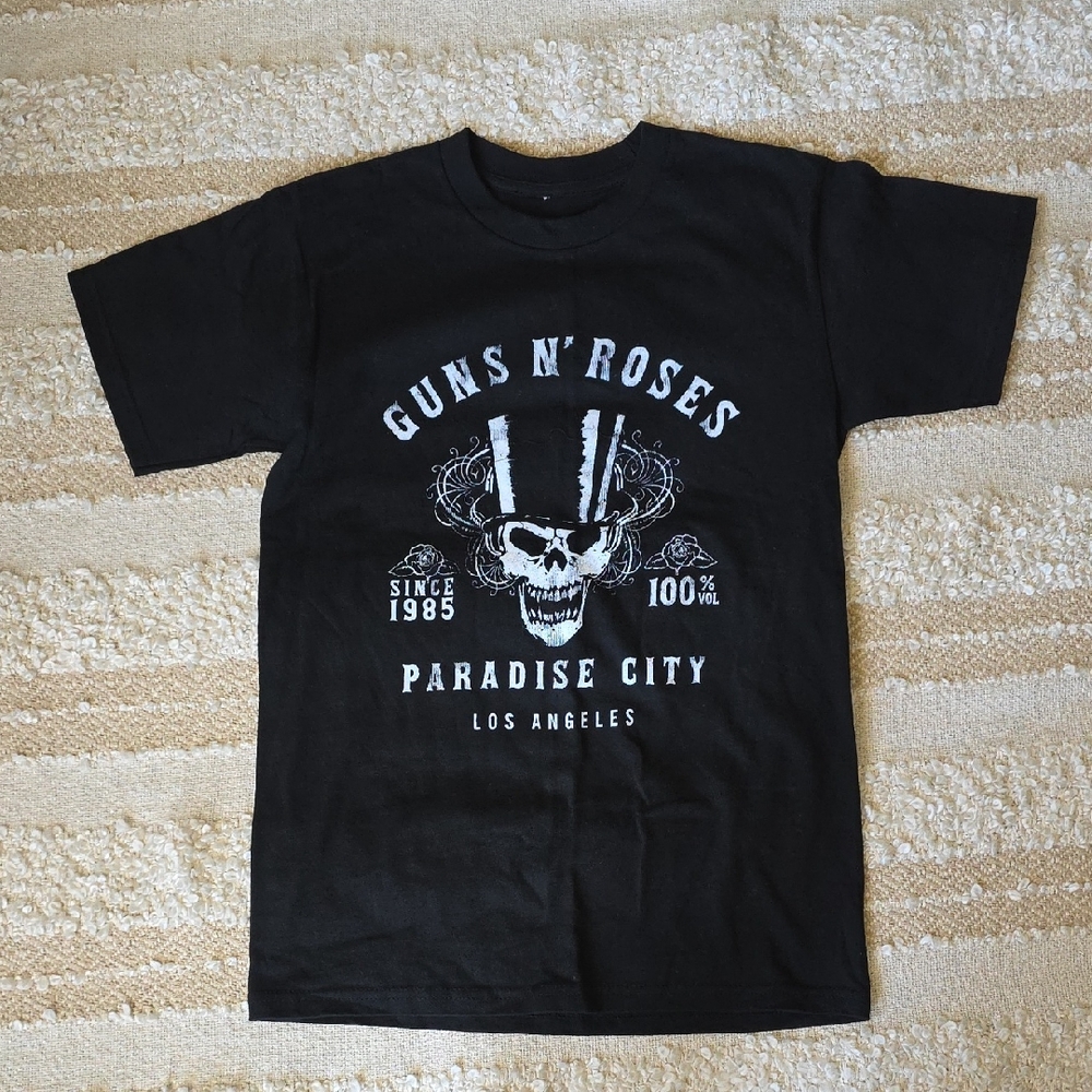 Guns N' Roses Paradise City Black Graphic Tee small